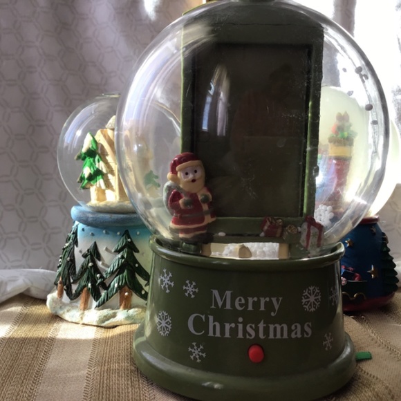 3 Vintage musical 🎶 snow globes Christmas Santa , Snowy House , German No Water - Picture 5 of 8